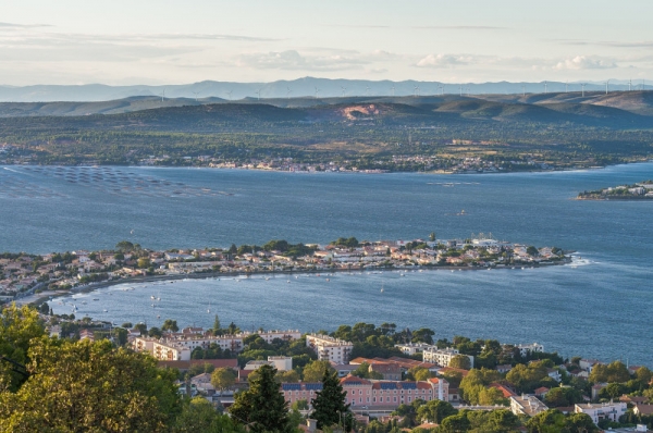 L'étang de Thau vu depuis Sète
