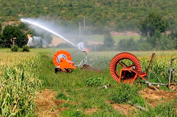 Etude Irstea 2017 sur l'évaluation des économies d’eau potentielles à la parcelle réalisables par la modernisation des systèmes d’irrigation - C. Serra-Wittling et B. Molle